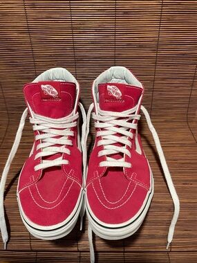 Vans Classic “ Racing Red” SK8- Hi sneakers /US Men Sz 9 US women Sz 10.5